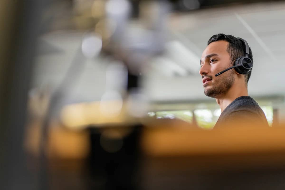 Poly Voyager 4320 UC-M BT USB-C Headset