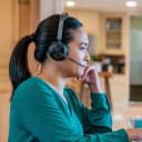 Poly Voyager Focus 2 UC USB-C-C Headset ohne Ladestation, USB-C/A Adapter